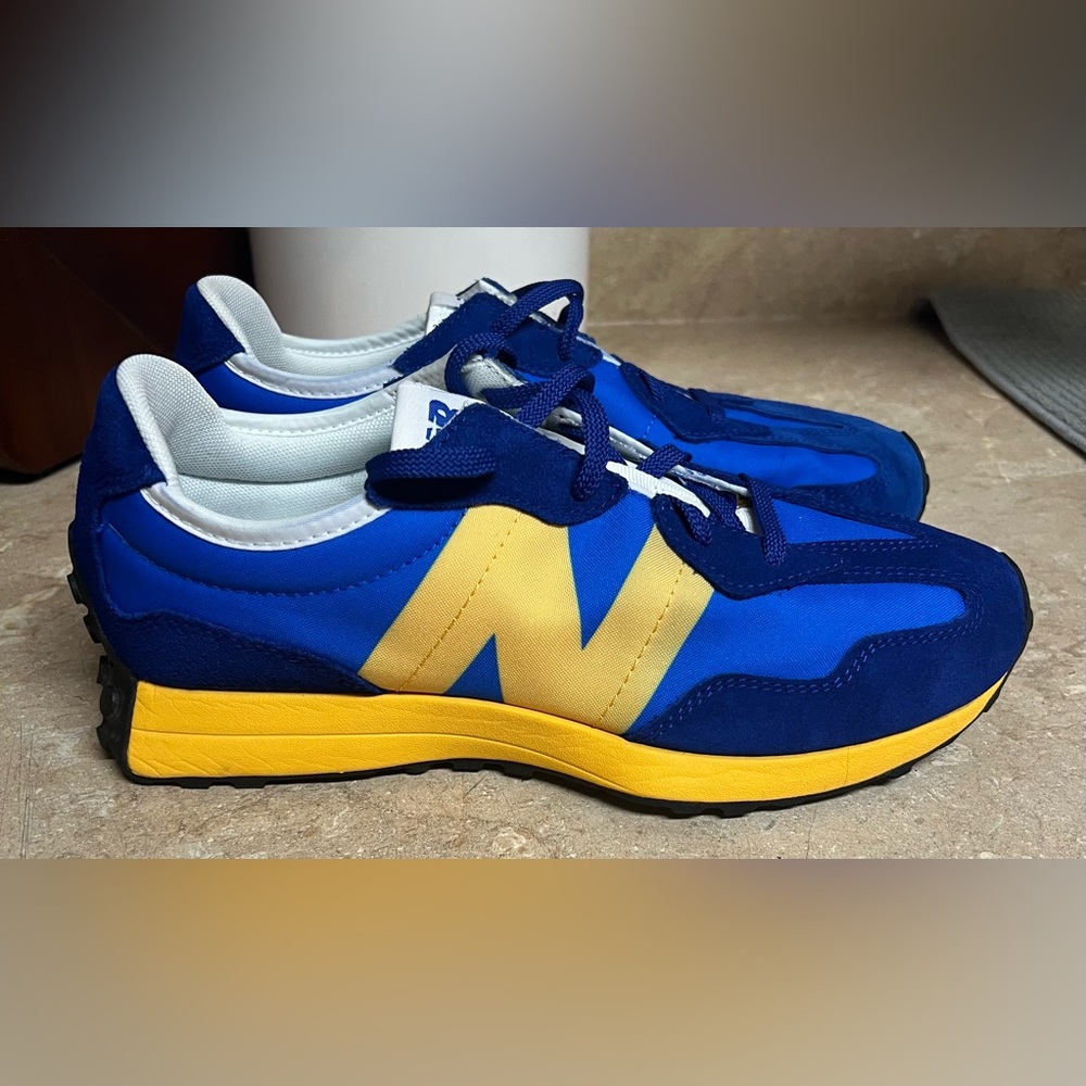 New Balance 327 Aspen Blue Yellow Size 7 men.  MS327CLB SNEAKERS VERY LIMITED